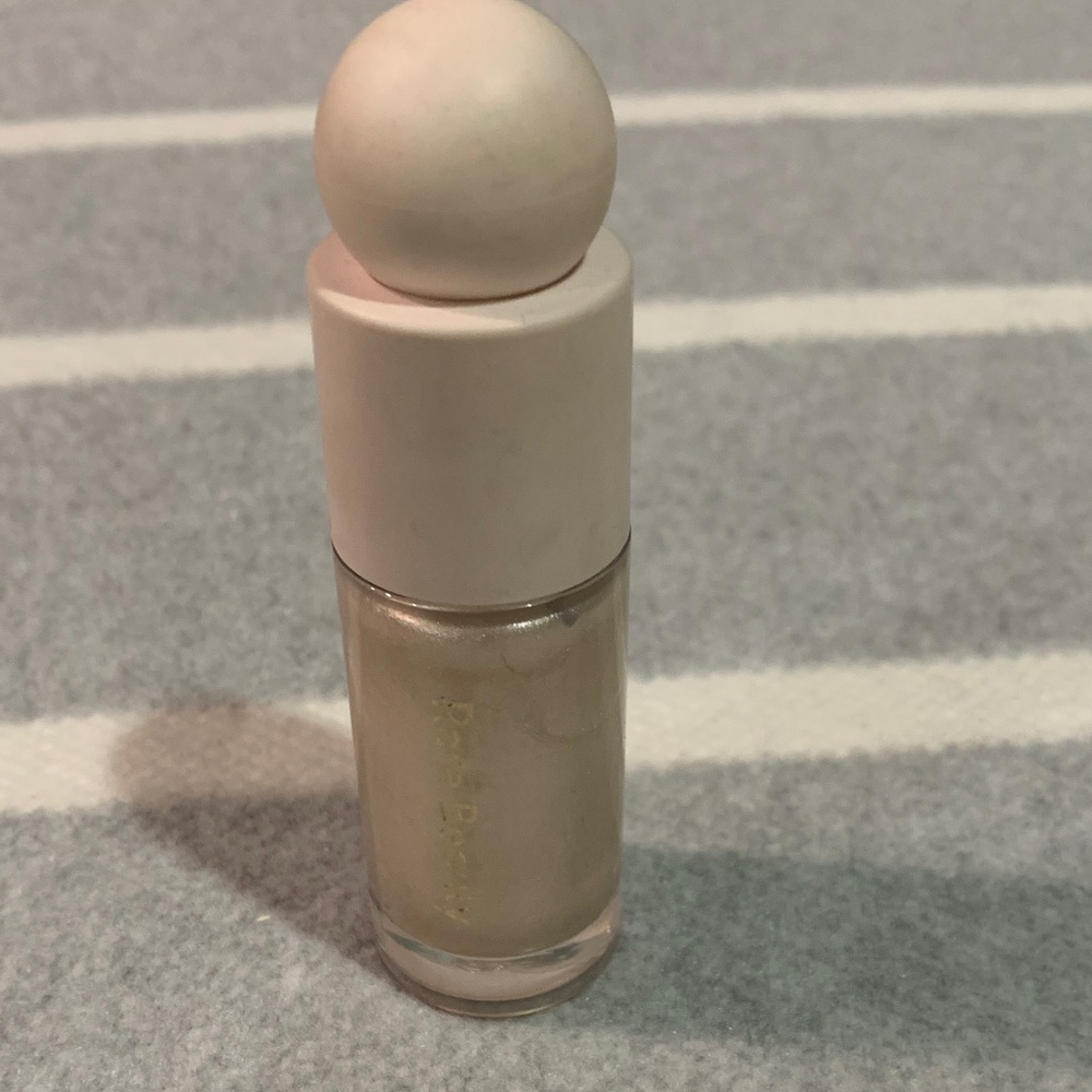 Neutral Shimmer Liquid Highlighter - Beige Glow rare beauty